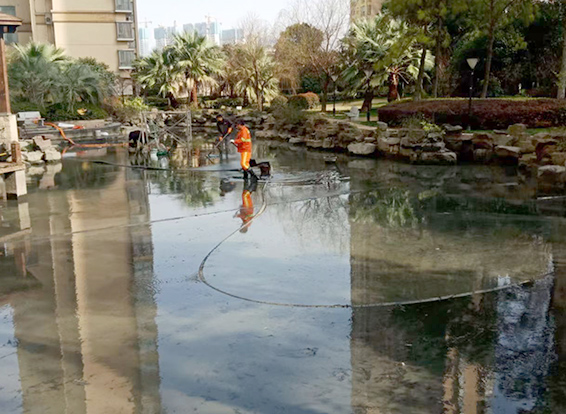 昭苏景观池淤泥清理