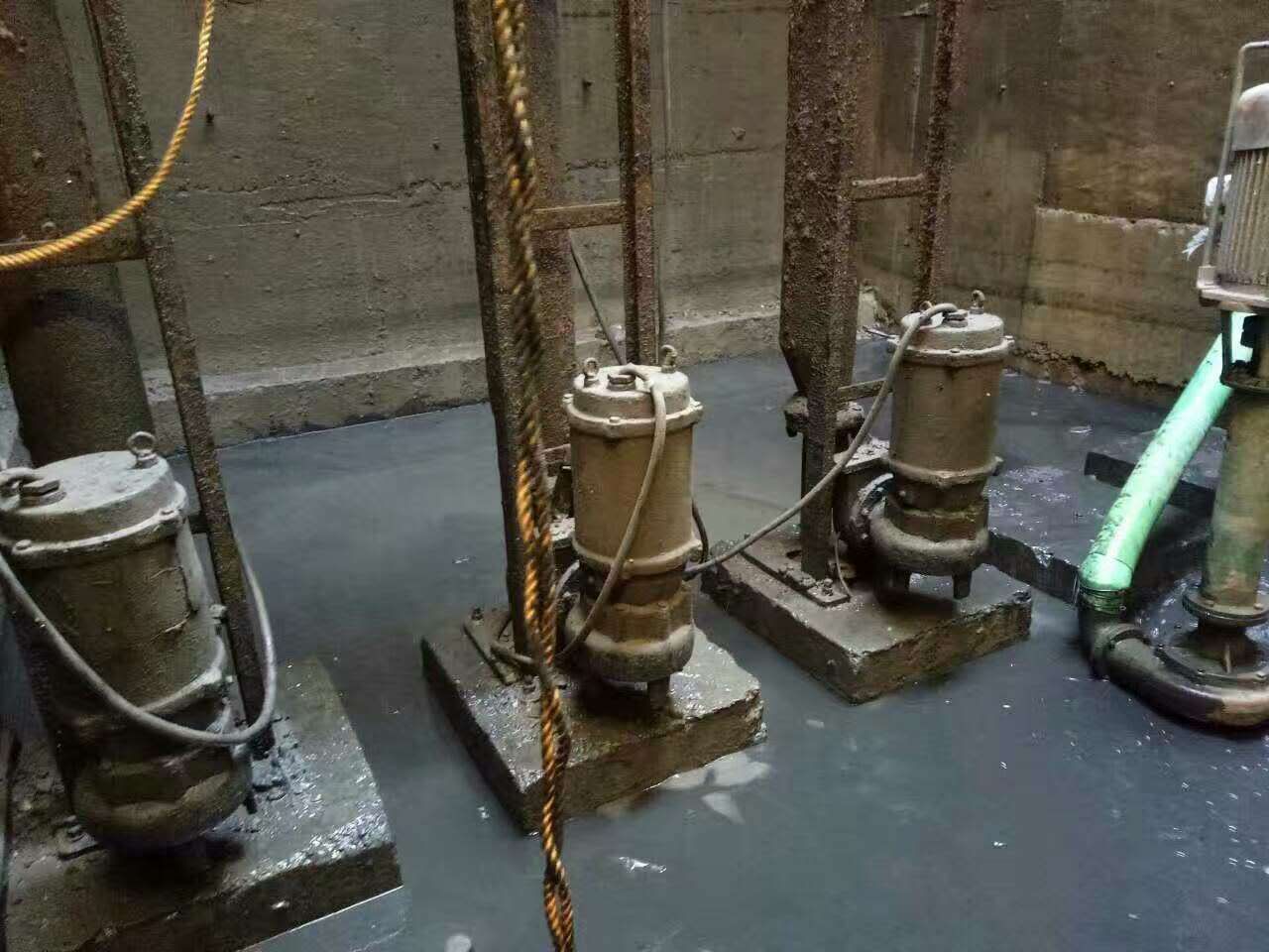 昭苏污水池清理